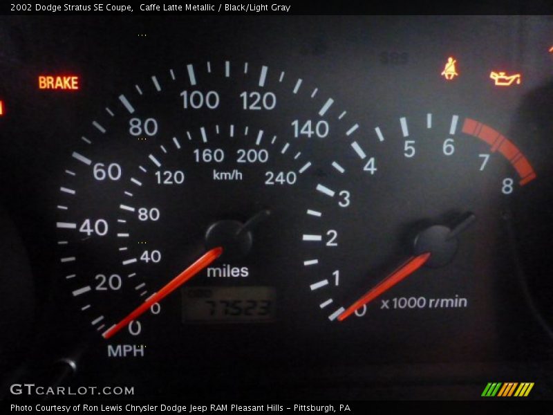Caffe Latte Metallic / Black/Light Gray 2002 Dodge Stratus SE Coupe