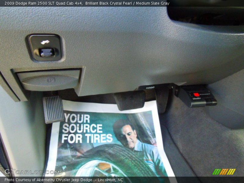 Brilliant Black Crystal Pearl / Medium Slate Gray 2009 Dodge Ram 2500 SLT Quad Cab 4x4