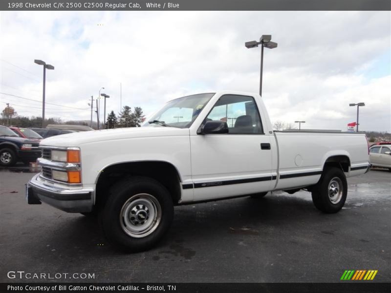 Front 3/4 View of 1998 C/K 2500 C2500 Regular Cab