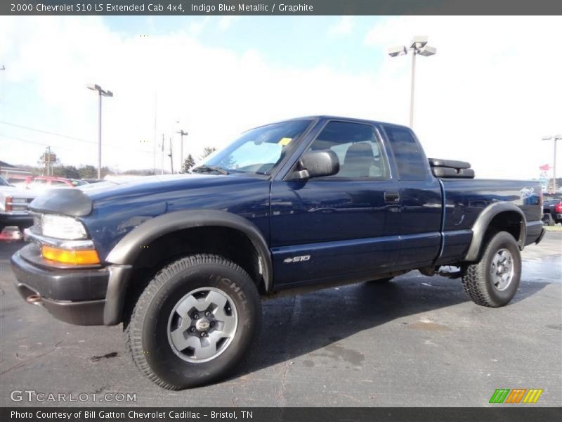 Front 3/4 View of 2000 S10 LS Extended Cab 4x4
