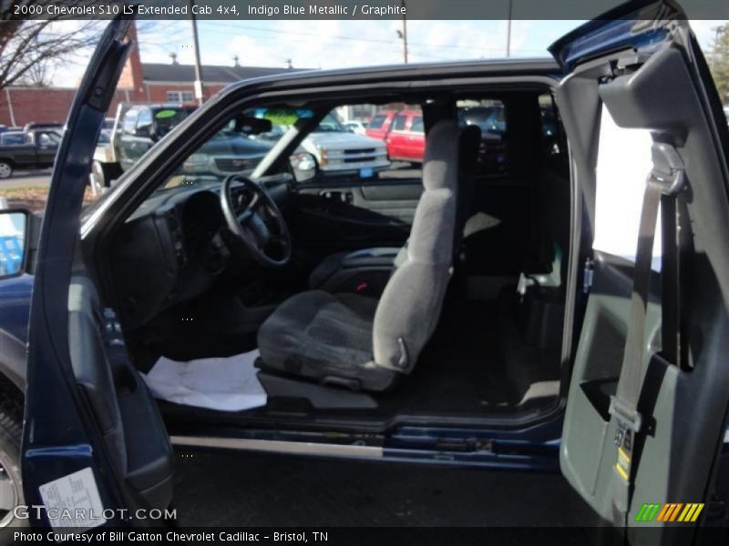 Indigo Blue Metallic / Graphite 2000 Chevrolet S10 LS Extended Cab 4x4