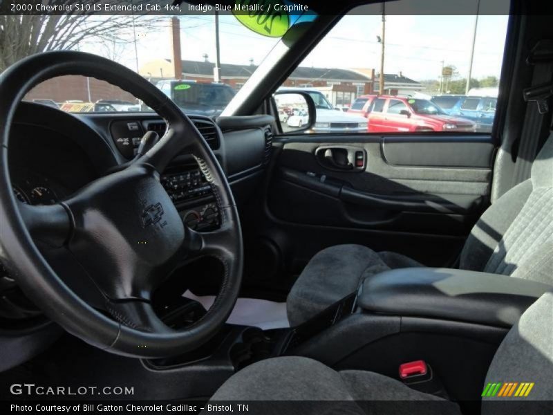 Indigo Blue Metallic / Graphite 2000 Chevrolet S10 LS Extended Cab 4x4