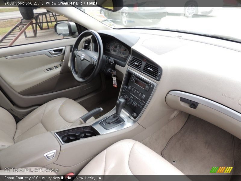 Dashboard of 2008 S60 2.5T