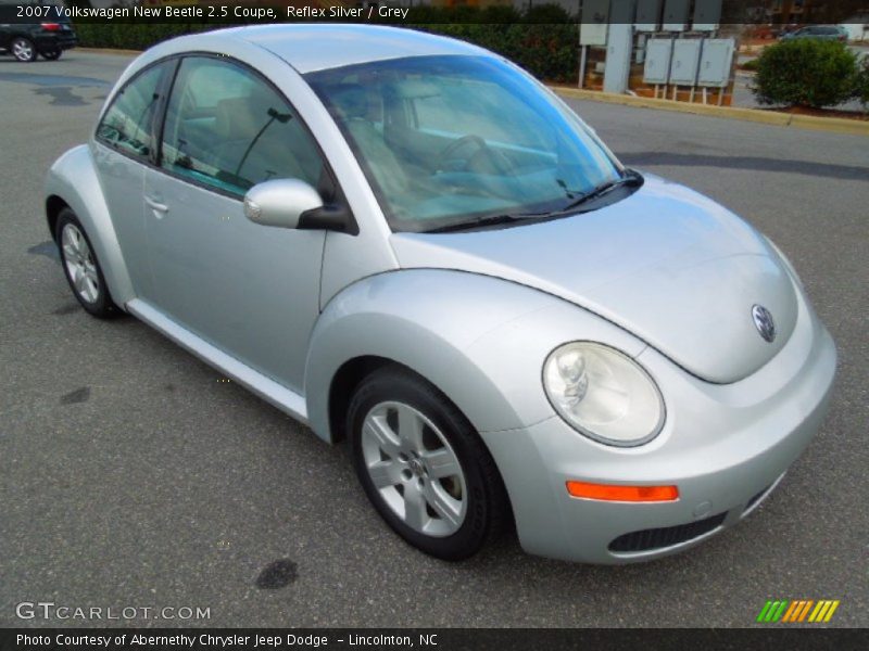 Front 3/4 View of 2007 New Beetle 2.5 Coupe