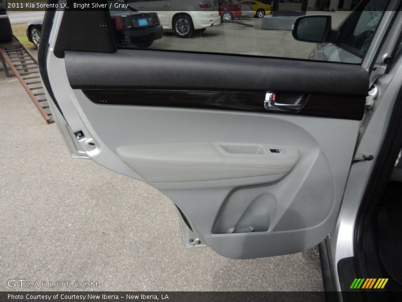 Bright Silver / Gray 2011 Kia Sorento LX