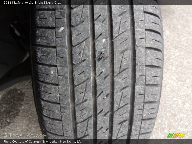 Bright Silver / Gray 2011 Kia Sorento LX