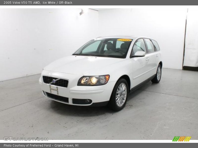 Ice White / Off-Black 2005 Volvo V50 T5 AWD