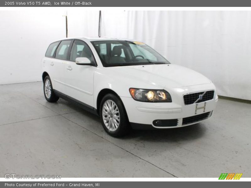 Ice White / Off-Black 2005 Volvo V50 T5 AWD