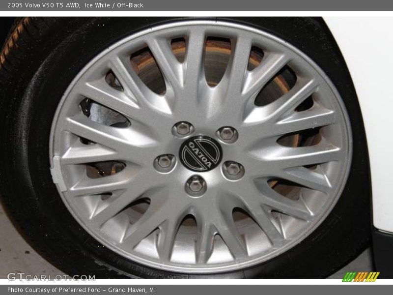 Ice White / Off-Black 2005 Volvo V50 T5 AWD
