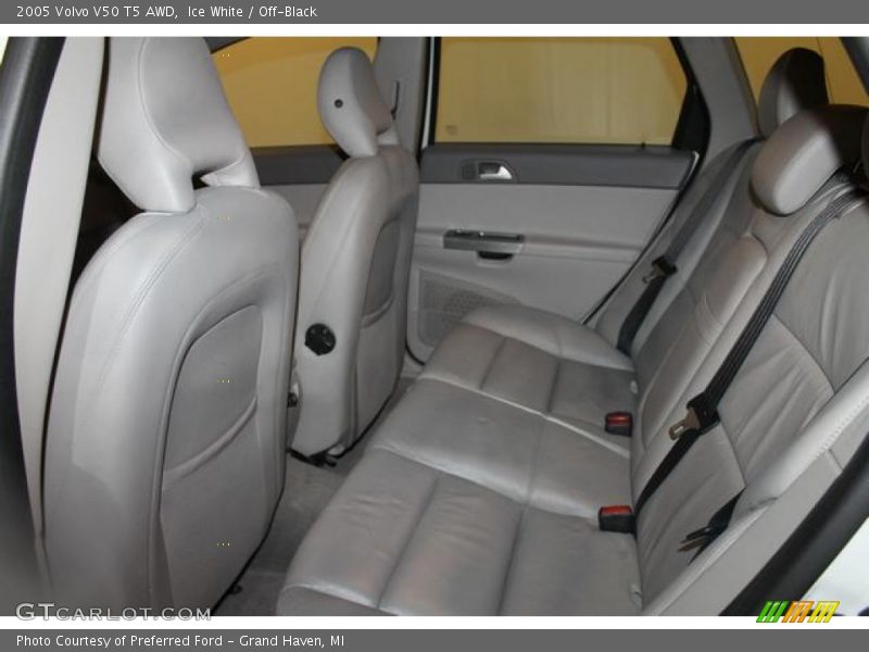 Rear Seat of 2005 V50 T5 AWD