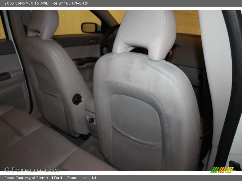 Ice White / Off-Black 2005 Volvo V50 T5 AWD