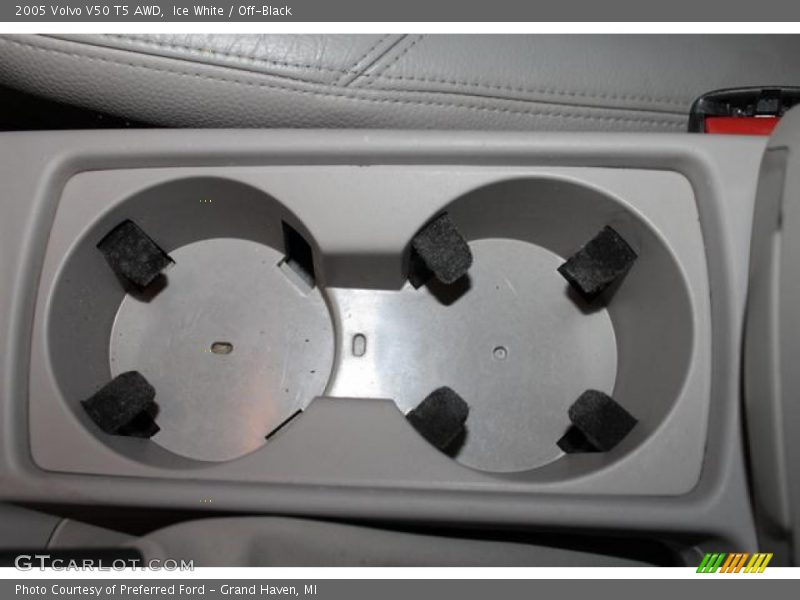 Ice White / Off-Black 2005 Volvo V50 T5 AWD