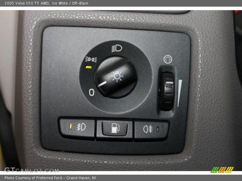 Controls of 2005 V50 T5 AWD
