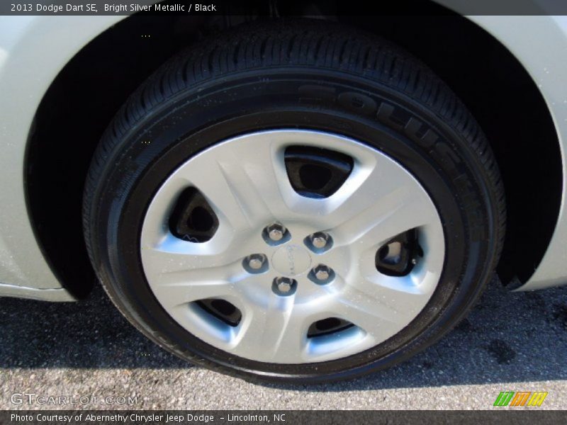 Bright Silver Metallic / Black 2013 Dodge Dart SE