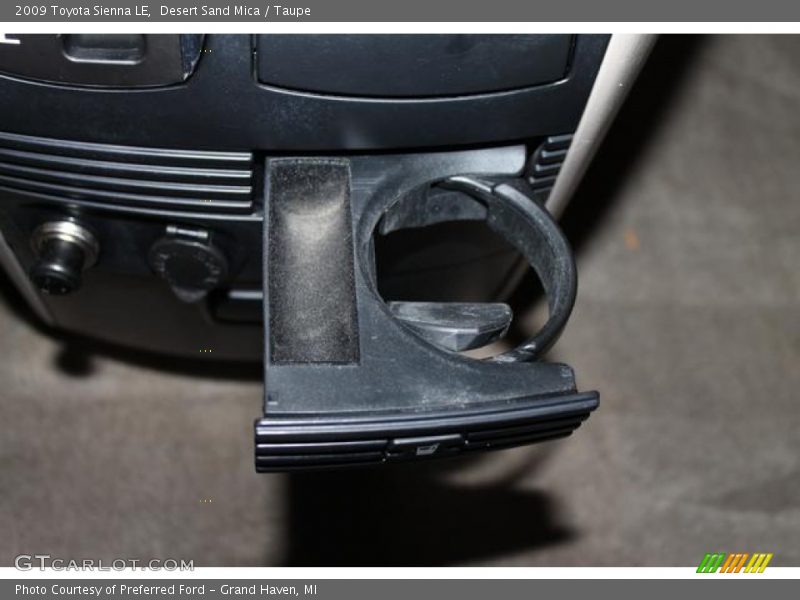 Desert Sand Mica / Taupe 2009 Toyota Sienna LE