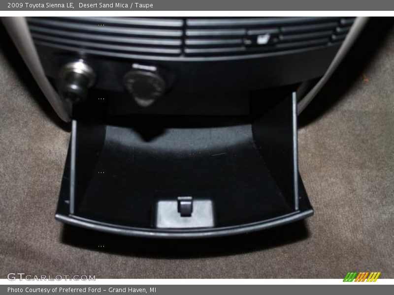 Desert Sand Mica / Taupe 2009 Toyota Sienna LE