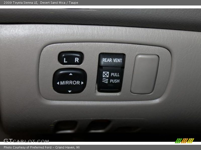 Desert Sand Mica / Taupe 2009 Toyota Sienna LE