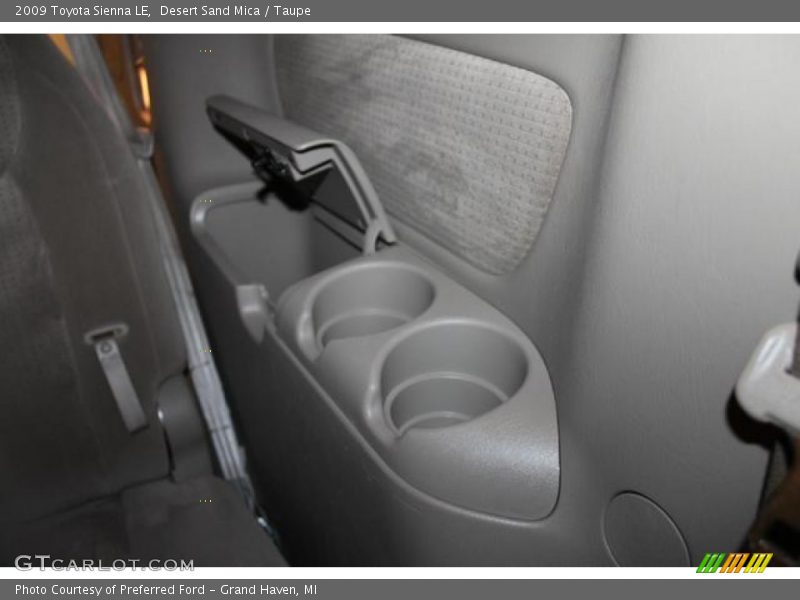 Desert Sand Mica / Taupe 2009 Toyota Sienna LE