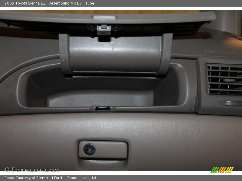 Desert Sand Mica / Taupe 2009 Toyota Sienna LE