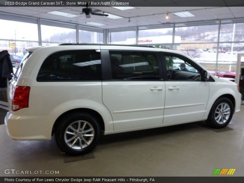 Stone White / Black/Light Graystone 2013 Dodge Grand Caravan SXT