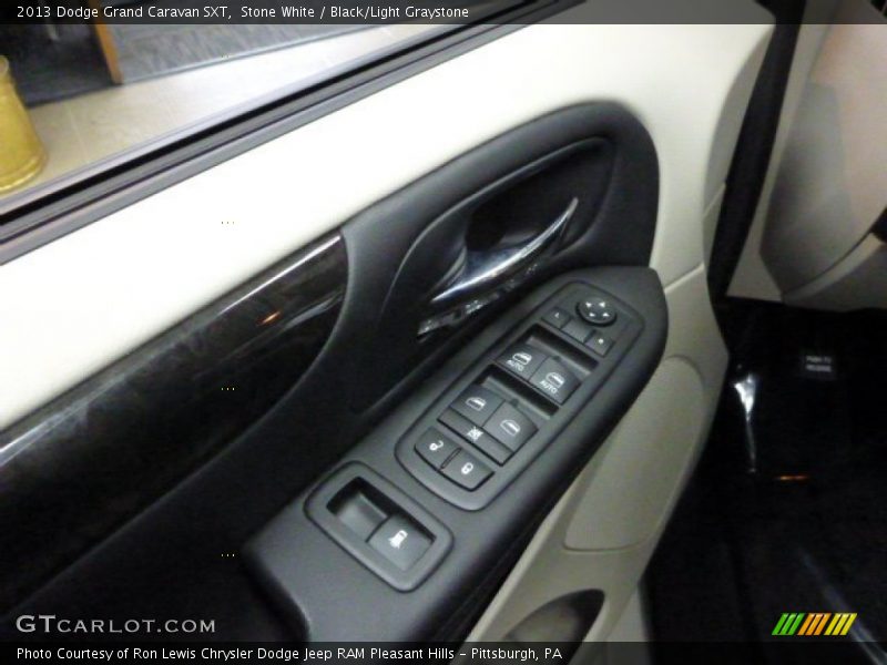 Stone White / Black/Light Graystone 2013 Dodge Grand Caravan SXT