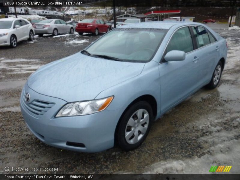 Front 3/4 View of 2009 Camry LE