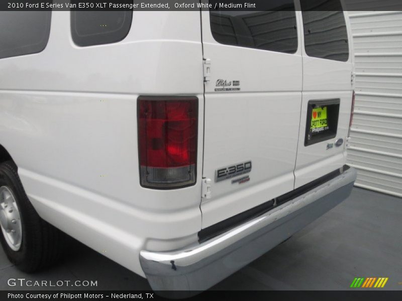 Oxford White / Medium Flint 2010 Ford E Series Van E350 XLT Passenger Extended