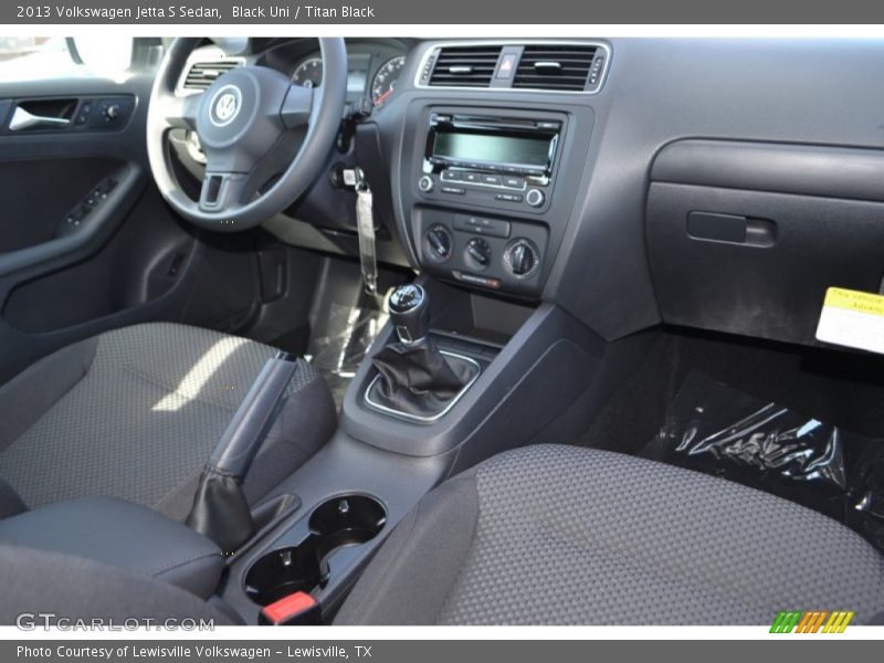 Black Uni / Titan Black 2013 Volkswagen Jetta S Sedan