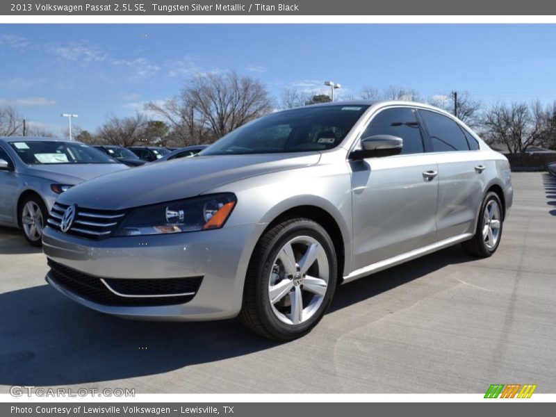 Front 3/4 View of 2013 Passat 2.5L SE