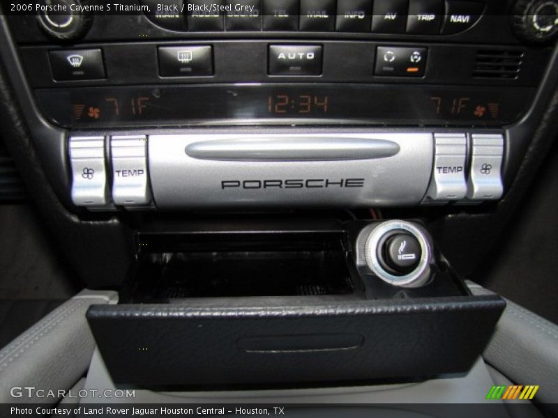 Controls of 2006 Cayenne S Titanium