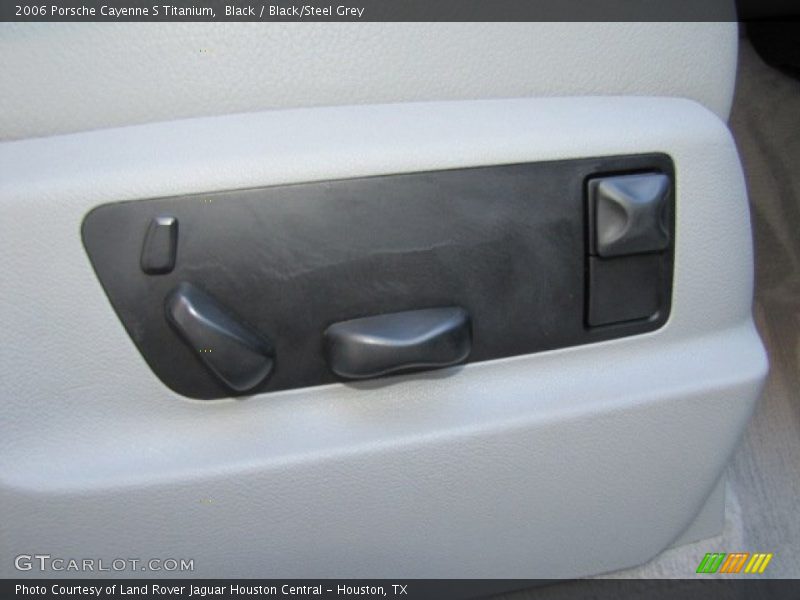 Controls of 2006 Cayenne S Titanium
