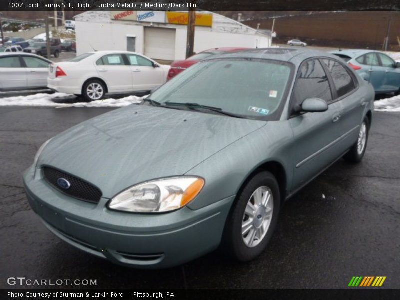 Front 3/4 View of 2007 Taurus SEL