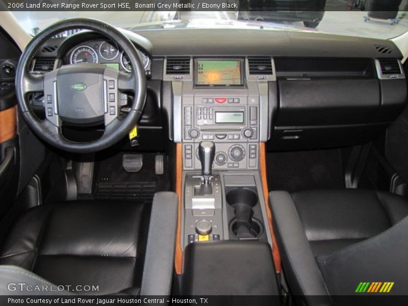 Dashboard of 2006 Range Rover Sport HSE