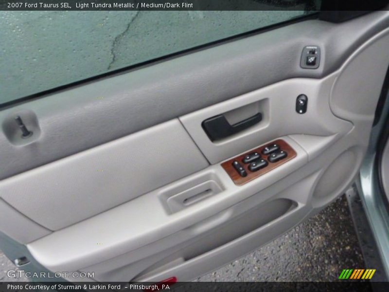 Light Tundra Metallic / Medium/Dark Flint 2007 Ford Taurus SEL