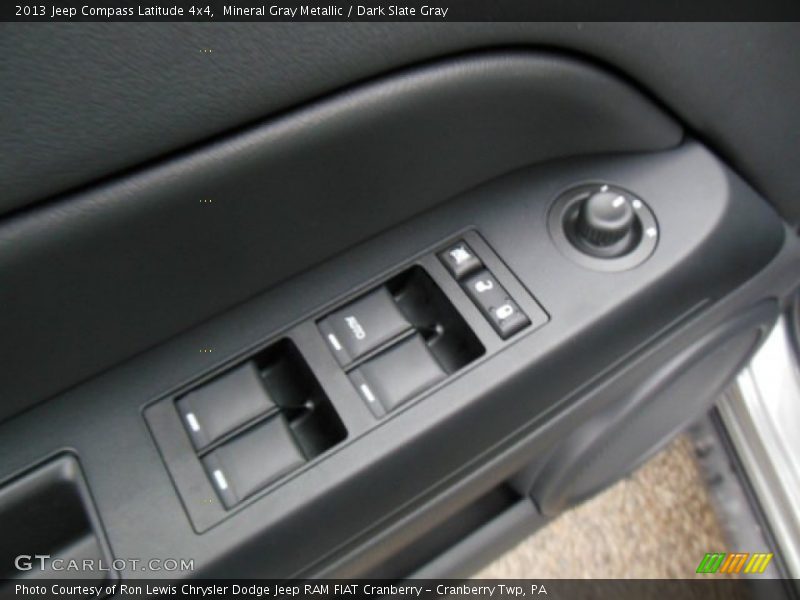 Mineral Gray Metallic / Dark Slate Gray 2013 Jeep Compass Latitude 4x4