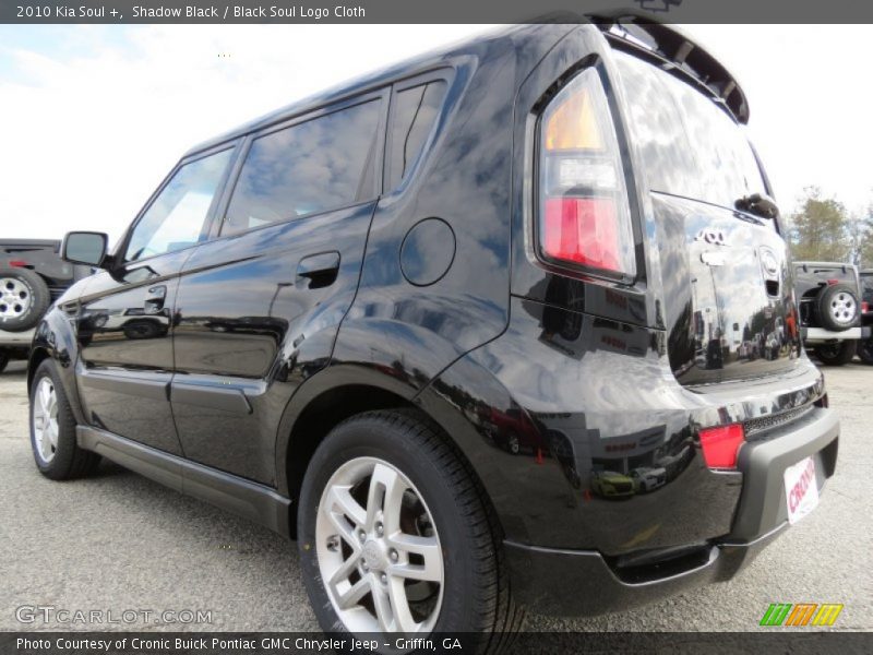 Shadow Black / Black Soul Logo Cloth 2010 Kia Soul +