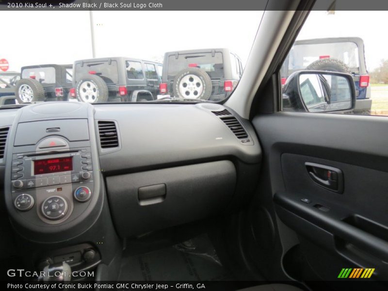 Shadow Black / Black Soul Logo Cloth 2010 Kia Soul +
