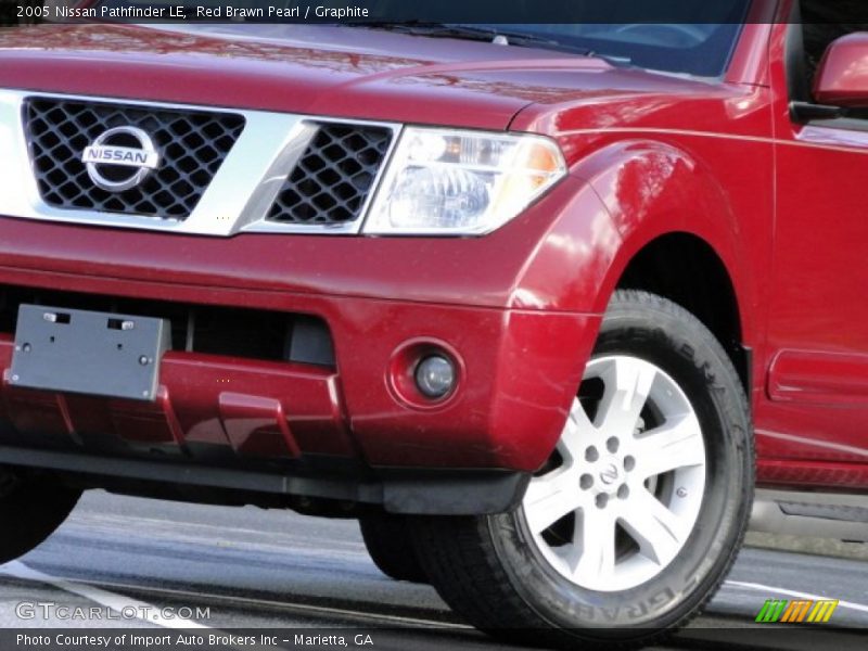 Red Brawn Pearl / Graphite 2005 Nissan Pathfinder LE