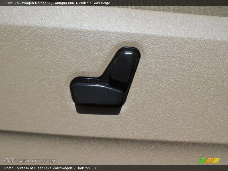 Antigua Blue Metallic / Gobi Beige 2009 Volkswagen Routan SE