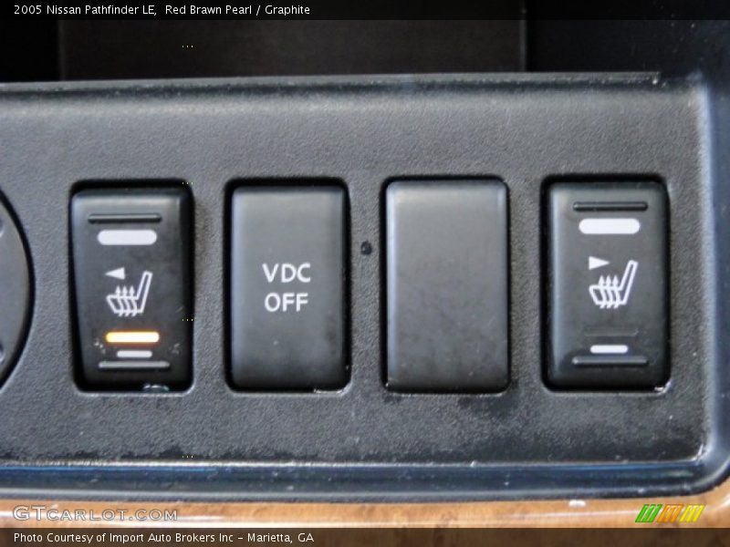 Controls of 2005 Pathfinder LE