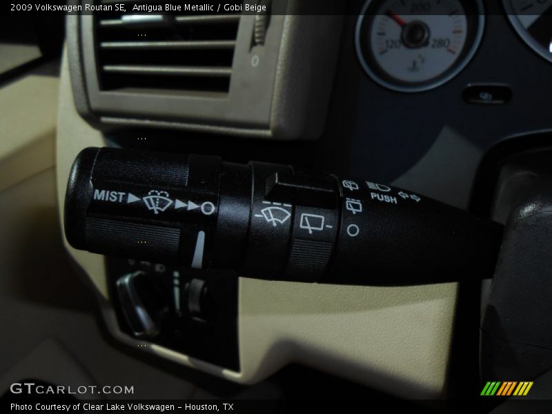 Antigua Blue Metallic / Gobi Beige 2009 Volkswagen Routan SE