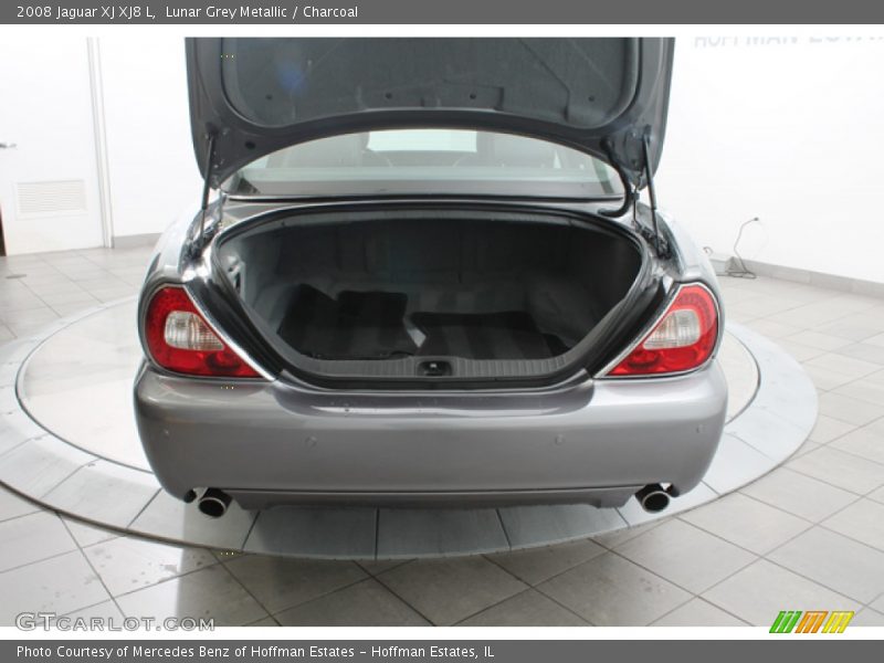  2008 XJ XJ8 L Trunk