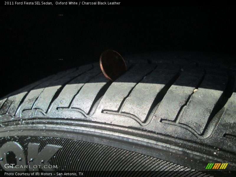 Oxford White / Charcoal Black Leather 2011 Ford Fiesta SEL Sedan