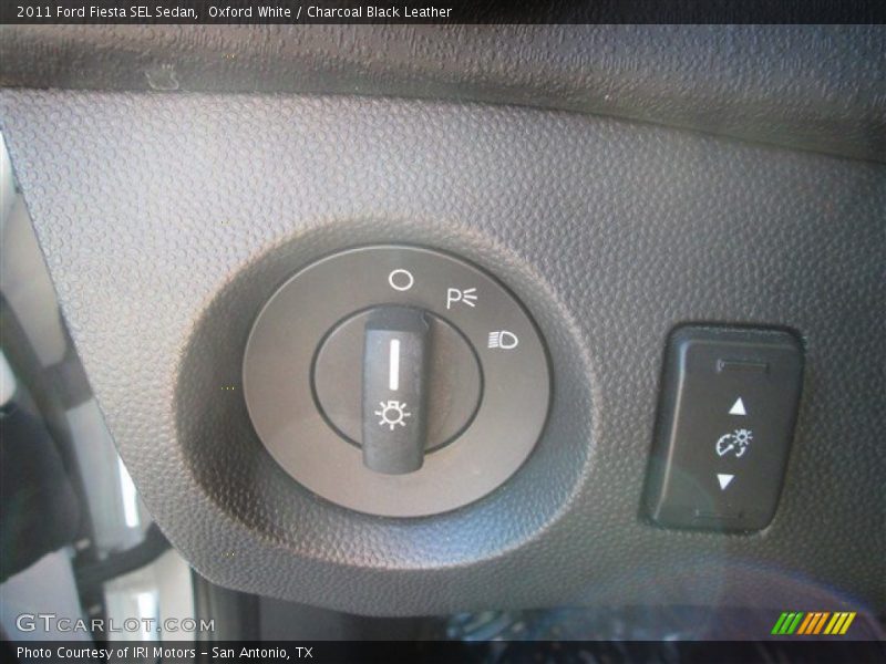 Oxford White / Charcoal Black Leather 2011 Ford Fiesta SEL Sedan