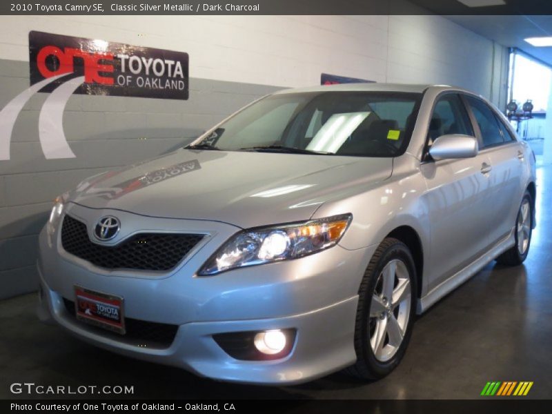 Classic Silver Metallic / Dark Charcoal 2010 Toyota Camry SE