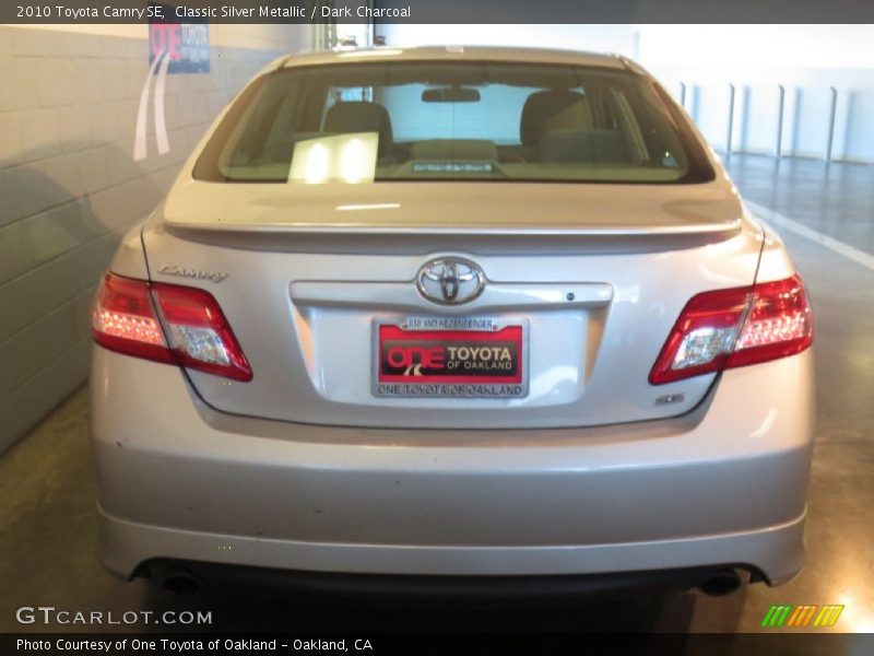 Classic Silver Metallic / Dark Charcoal 2010 Toyota Camry SE