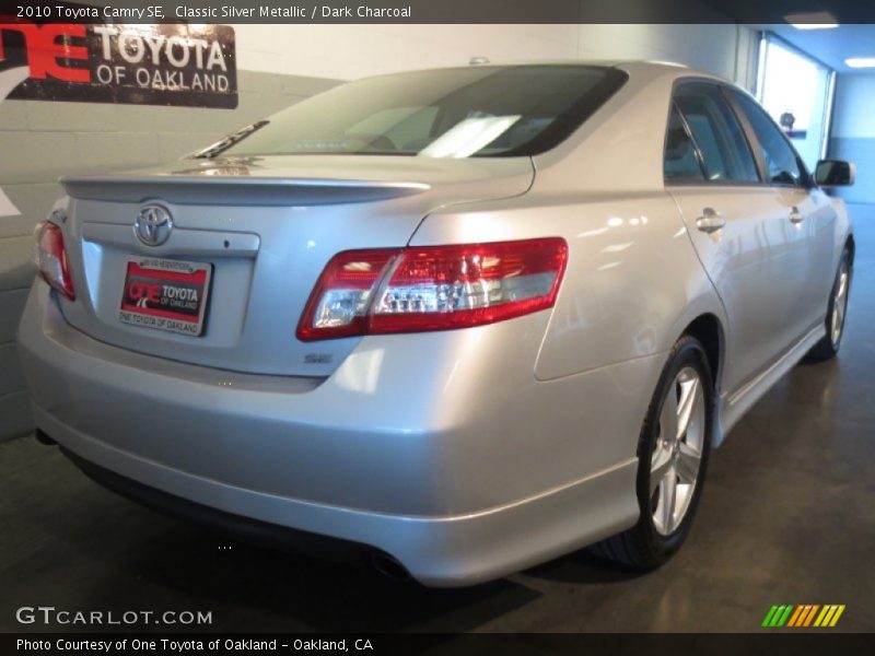 Classic Silver Metallic / Dark Charcoal 2010 Toyota Camry SE