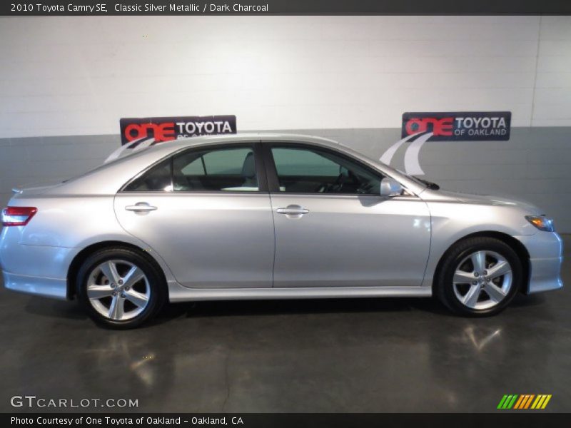Classic Silver Metallic / Dark Charcoal 2010 Toyota Camry SE