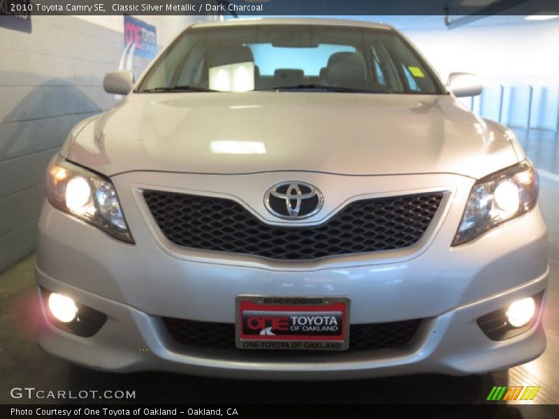Classic Silver Metallic / Dark Charcoal 2010 Toyota Camry SE