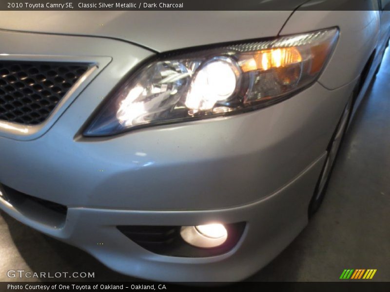 Classic Silver Metallic / Dark Charcoal 2010 Toyota Camry SE